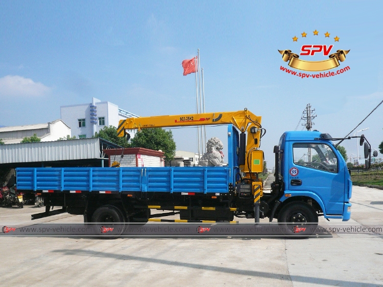 5 Tons Truck Mounted Telescopic Crane Dongfeng - R